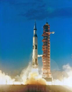 Saturn V - 1/70th Scale -Toy Creative Parts Store 287c5324fe2d93c960e7ec50ad068f6d.image .549x700